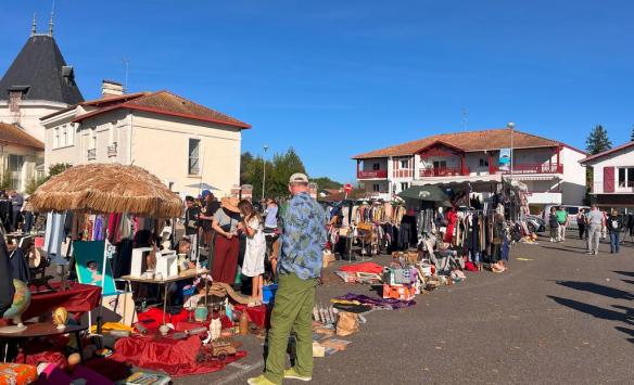 Des objets, des idées et des projets : le vide-grenier du 18 mai au profit des jeunes