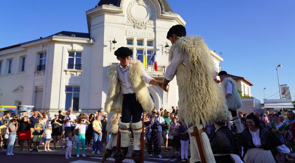 Danse sur échasses