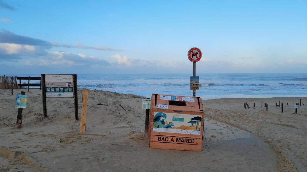 Bacs à marée aux entrées de plage de la commune