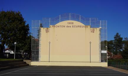 fronton des écureuils